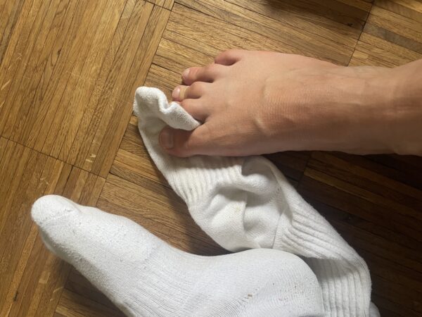 sweaty verschwitze aromatisch riechende Socken von Mir für Dich!