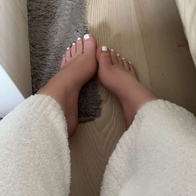 feetfriends