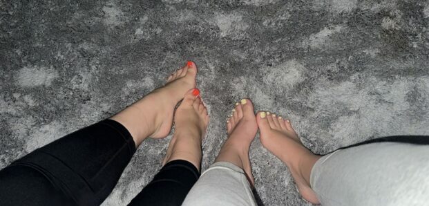 feetfriends