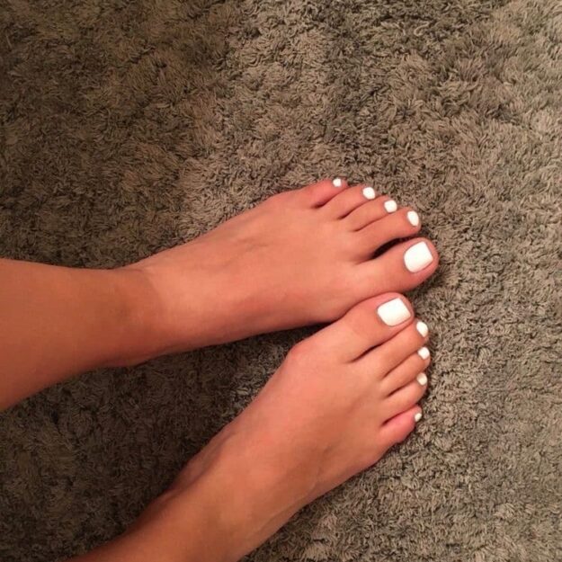 misswhitefeetnails