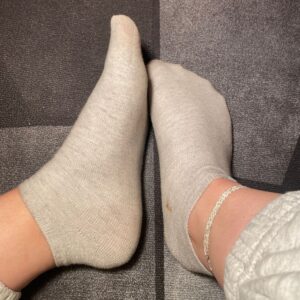 graue socken 4 tage