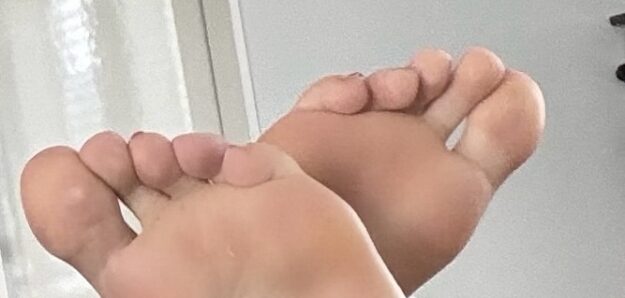 Laurassexyfeet12