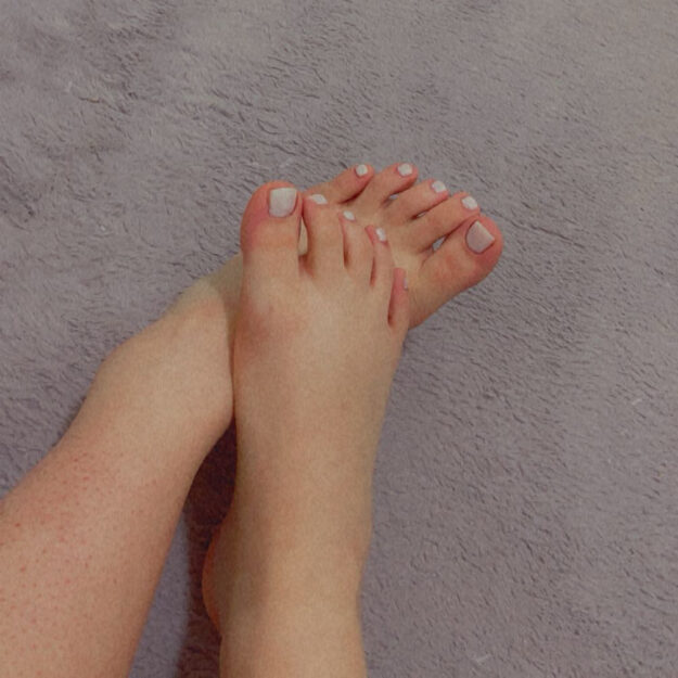 Ramona_love_feet